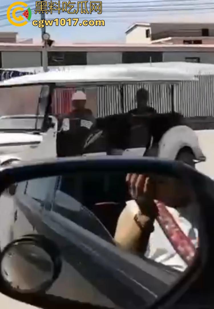 柬埔寨KK园区被血洗清剿!内部实拍曝光:牢笼、血迹、遗留手机触目惊心!-7