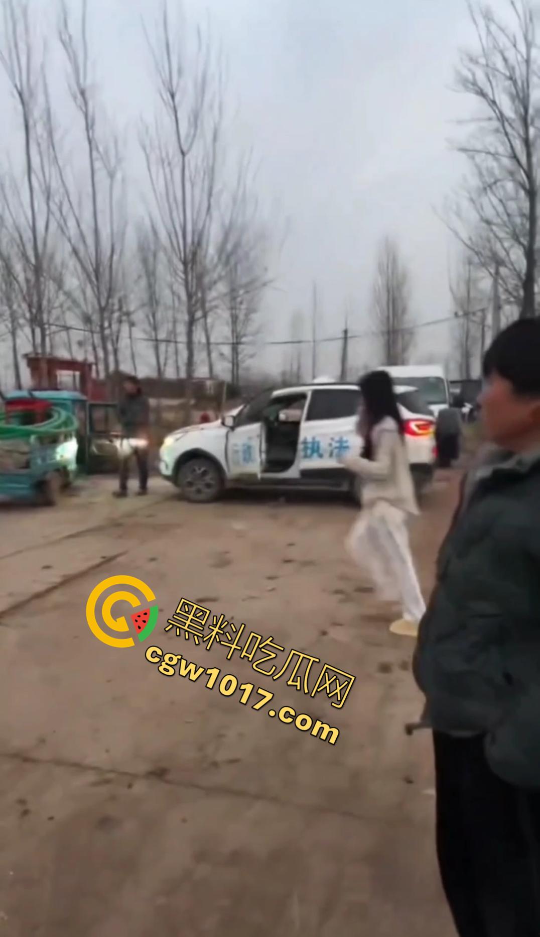 安徽亳州赵桥乡爆炸惨案只因为村名非法烟花销毁失控造成！卢天庙小学附近的建筑坍塌受损不一 造成4人重伤！-2