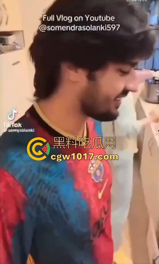 黑人时代已经过去,现在印度人才是顶流!中国妻子贴心呵护印度老公,连爸妈也带回到中国,巴西牛排变异啦!-5