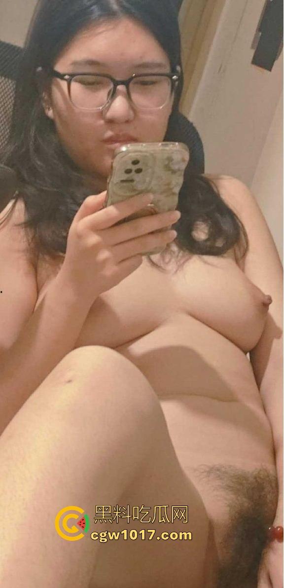 浙江电工职业学院【王羽希】相貌平平却有着极其旺盛的性欲,为了发泄性欲给炮友转账花钱,年纪轻轻的淫骚母畜!-6