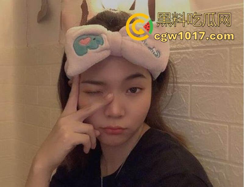 哈尔滨财经大学【刘洋】与学长性爱视频流出,清纯校园女神露脸含住粗壮鸡巴,翘臀高撅露粉嫩紧穴发情小母狗!-3