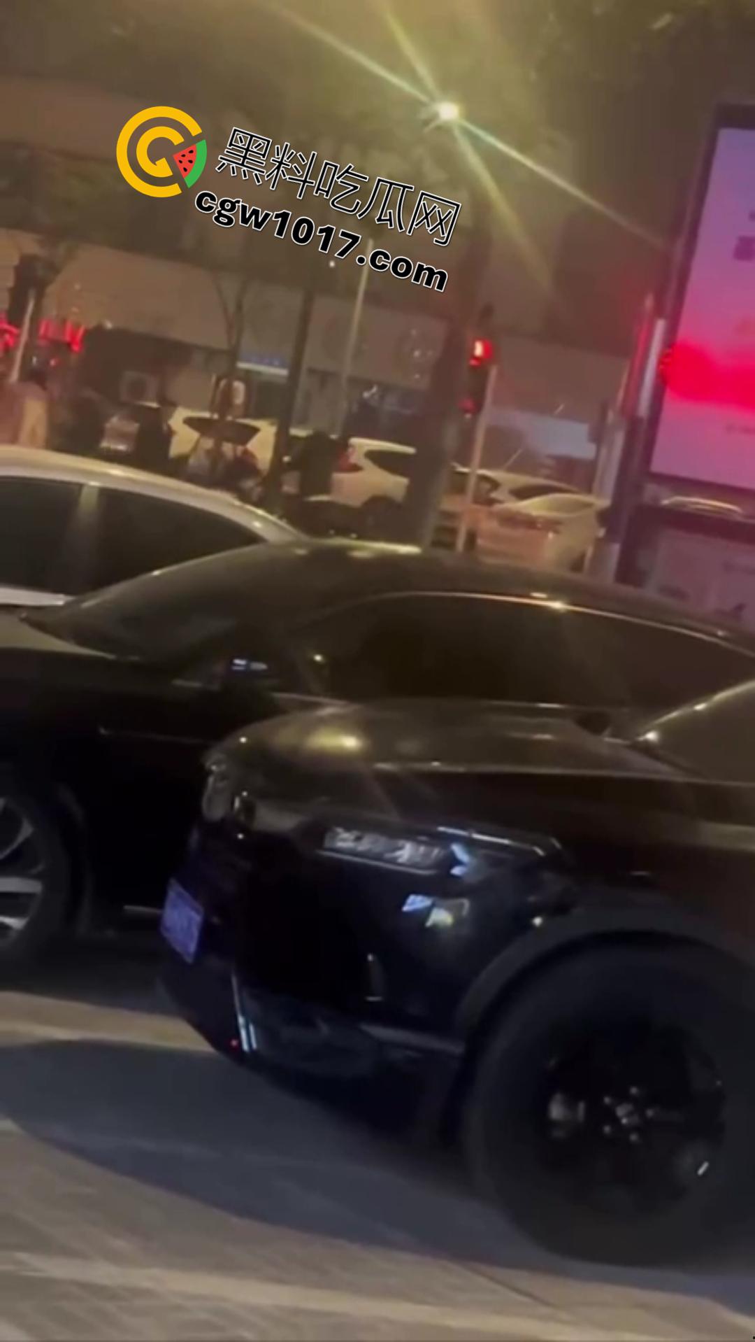 江苏连云港新浦中学街头惨案 17岁少女带着社会青年砍死父母!居然只是因为女孩要钱父母未给!-6