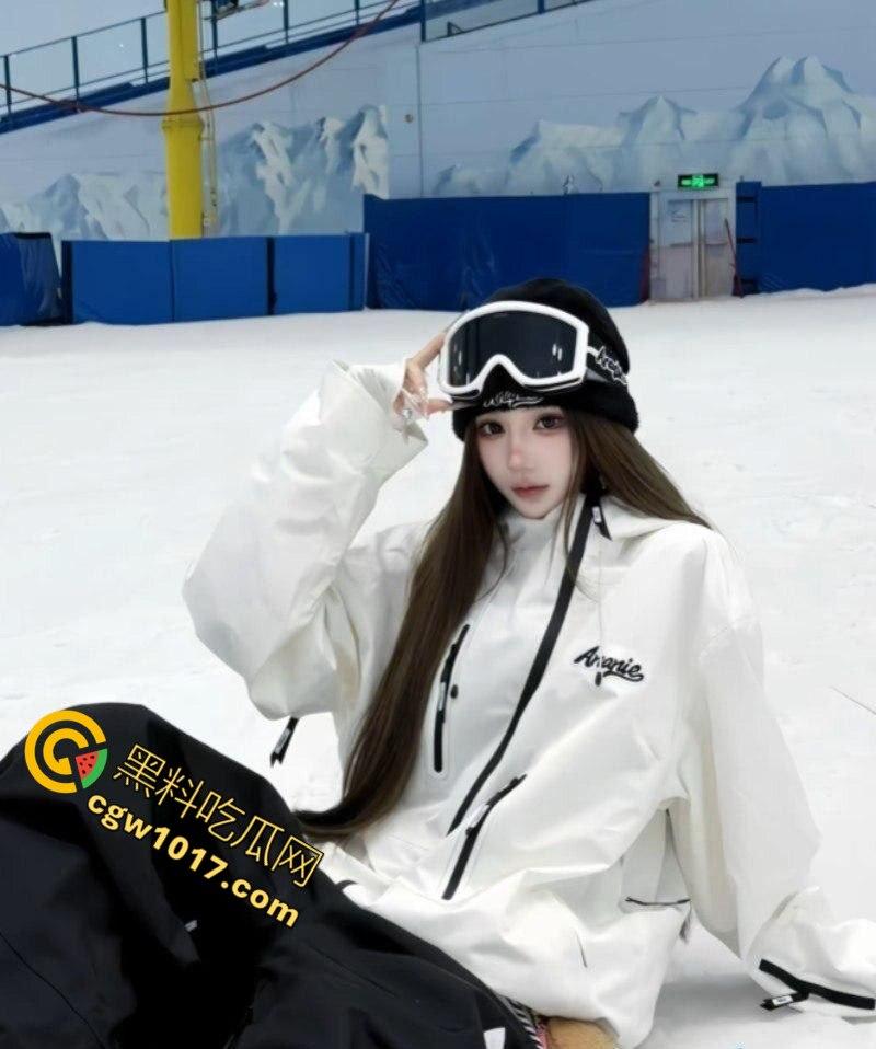 抖音百万级网红 老白不喝酒 被曝拒付3000陪滑费 女主发文控诉 身份却被实锤为外围女 完整版!-4