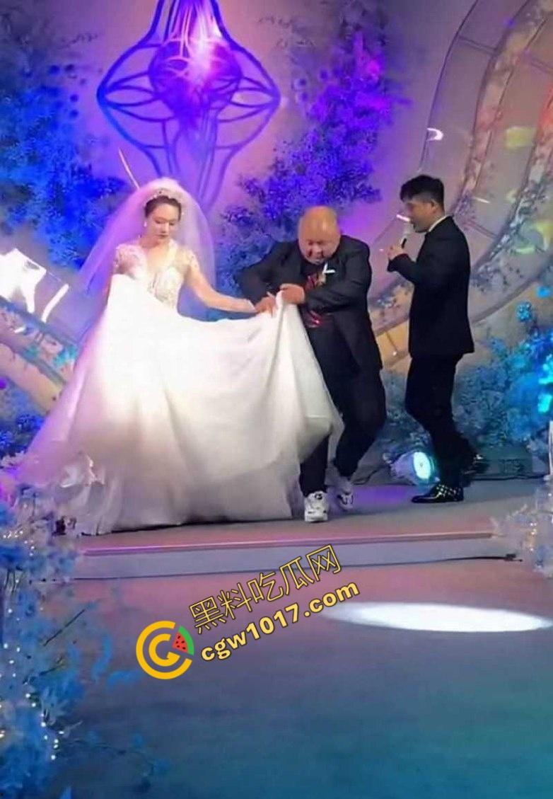 快手千万粉网红【老狗】惊爆丑闻:婚内出轨乱搞、KTV淫乱黑料满天飞!与爱徒【孙佳昕】狂欢,前妻直播爆猛料,裸露内幕掀波澜!-16