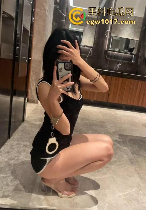 快手5.8万粉丝的精神小网红【林小桃】被金主调教爆操，真实露脸黑料私拍，小小的身体竟然藏着如此大的骚劲！-8