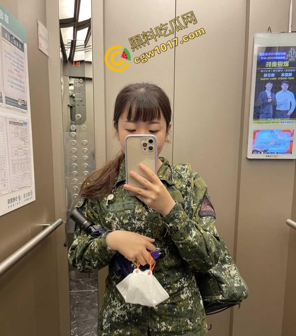 台湾军十军团586旅女兵自慰视频曝光,秘密武器秒杀,“激情战地”瞬间暴露,网友直呼“火辣辣!”!-9