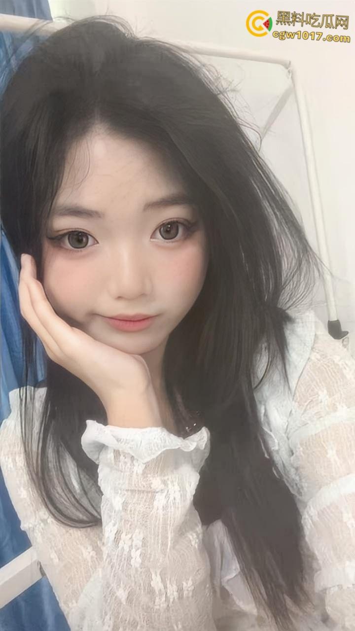 约炮大神【石先生】,约炮极品JK小萝莉,跪地口交被按头深喉,粉裙掀起美腿大开狂操,娇滴滴的呻吟超诱人!-2