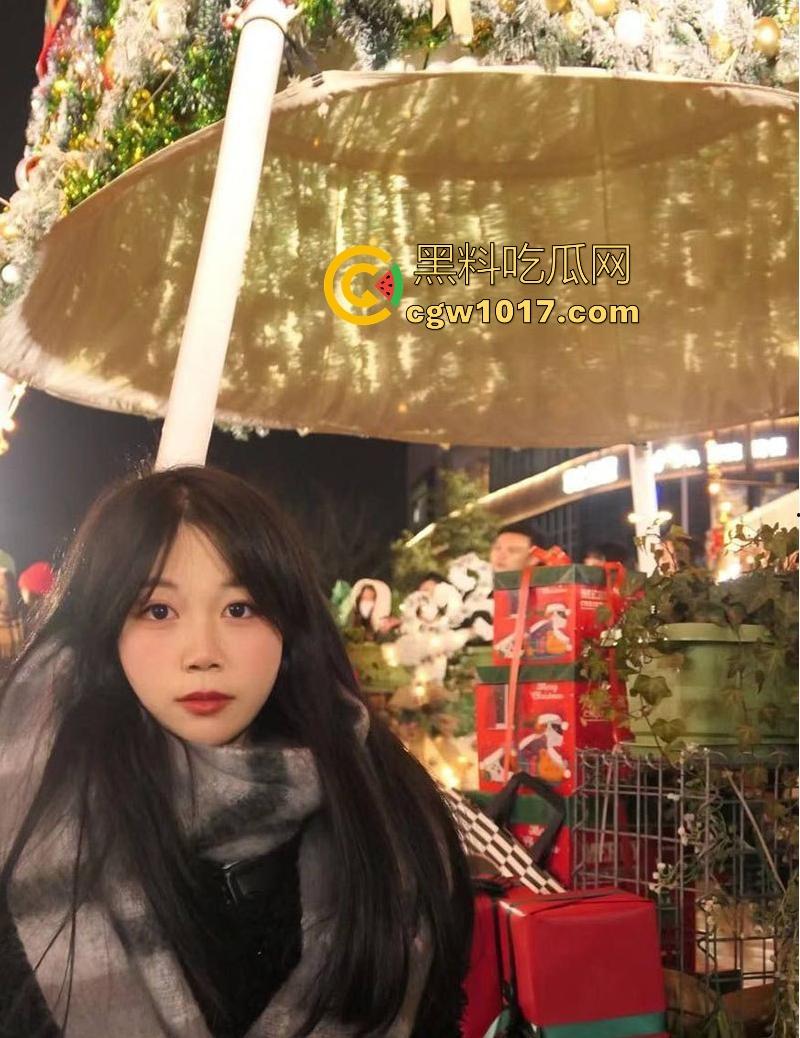 湖北师范大学萝莉学妹【温琬玲】反差跪床深喉口爆，狗链牵引翘臀后入爆操，与男友性爱视频曝光泄露！-9