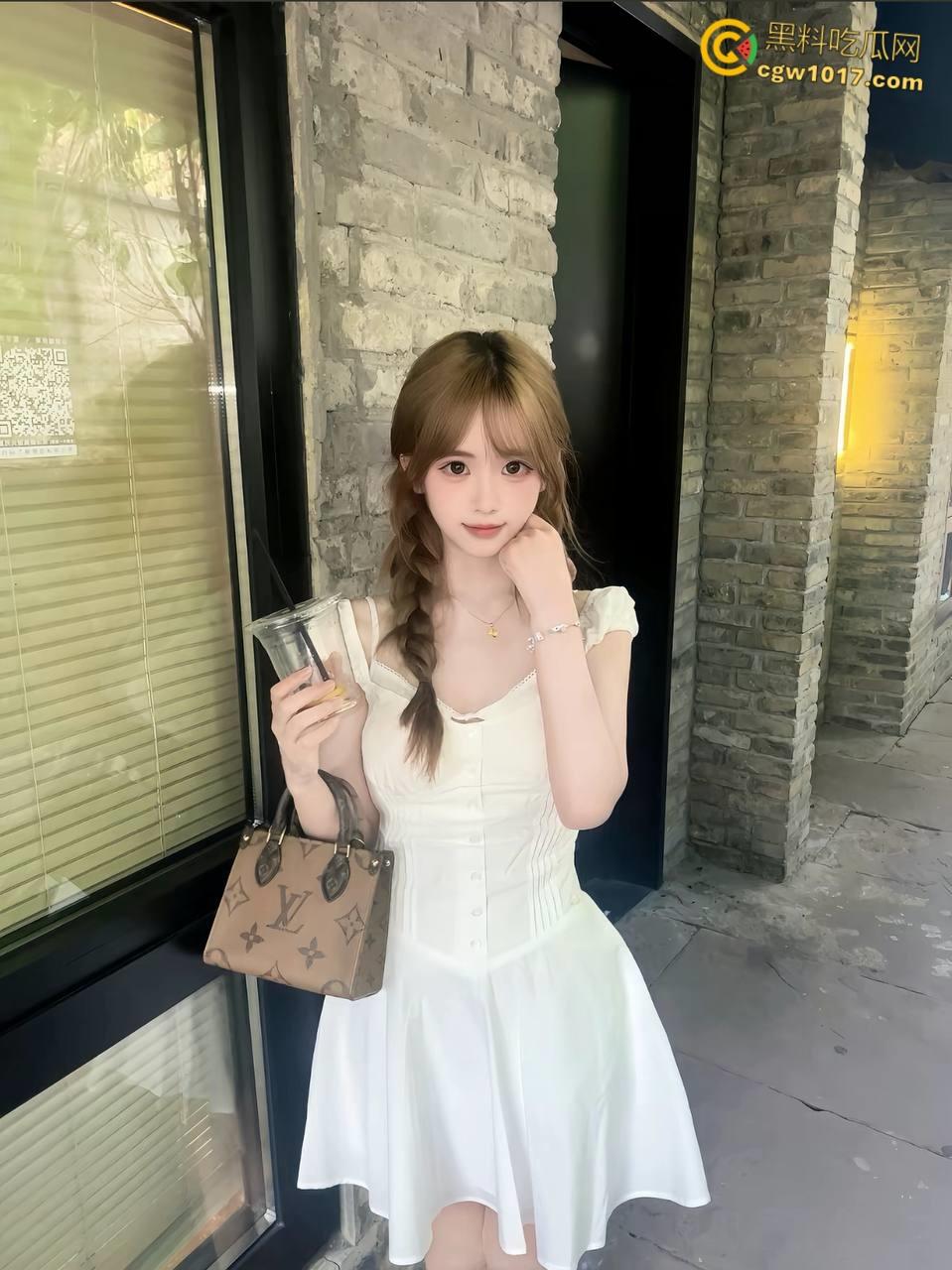 趁着万圣节和女儿玩cosplay,穿着头纱白丝小皮鞋,趴在床上任我操嘴,后入猛草极品翘臀,扶着腰全射在馒头小穴里 !-1