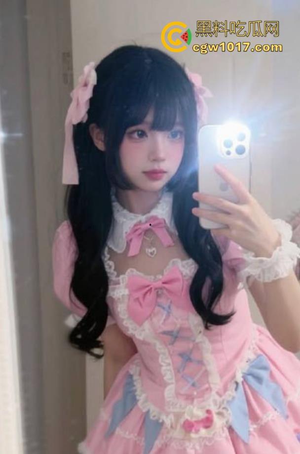 海角乱伦！不去上学的侄女托着我的手去逛街约会，酒足饭饱后带回酒店无套射出，后入猛插狂干把她治的服服帖帖！-1