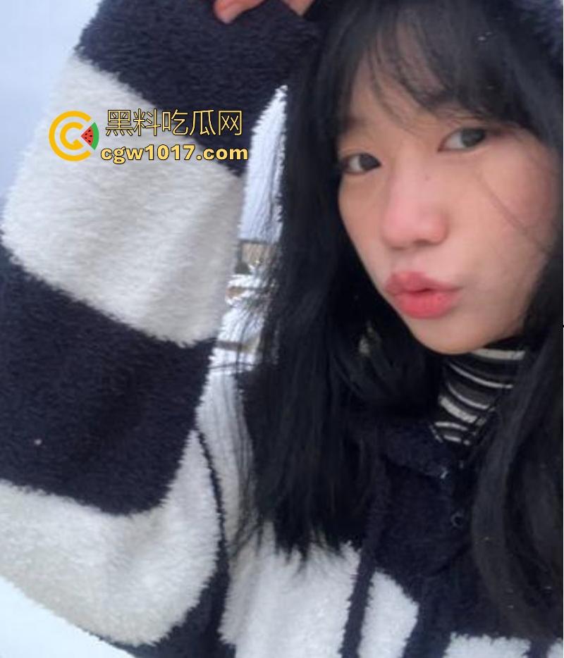 广州大学可爱学妹【李怡君】反差眼镜妹身穿诱惑女仆装，电动玩具猛桶紧致蜜穴，后入爆操颜射满面 ！-2