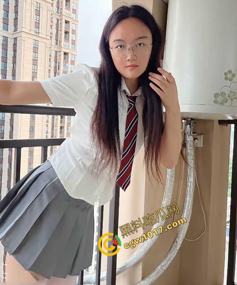 抖音柔术女王【肖红丽】出轨黑料,被老黑猛操爆照,全网骨头最软的她,靠色情技巧红遍天,最终媚洋自毁名声!-6