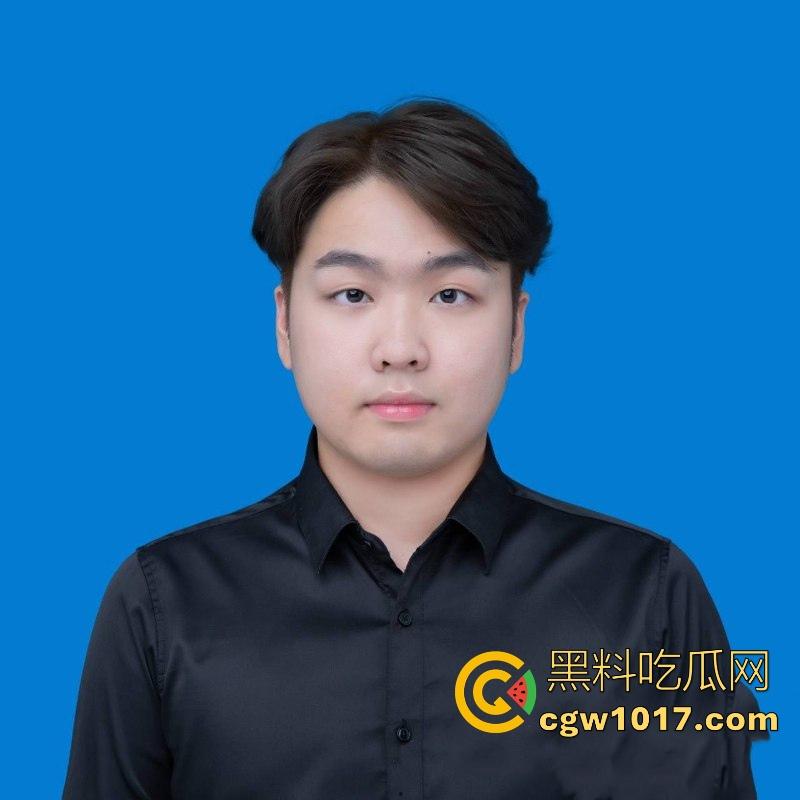 湖北大学知行学院屎王【邓俊帆】调教视频曝光！全身裸漏露茎，尿液浇头跪地吃屎，这下彻底出名了呀！-4