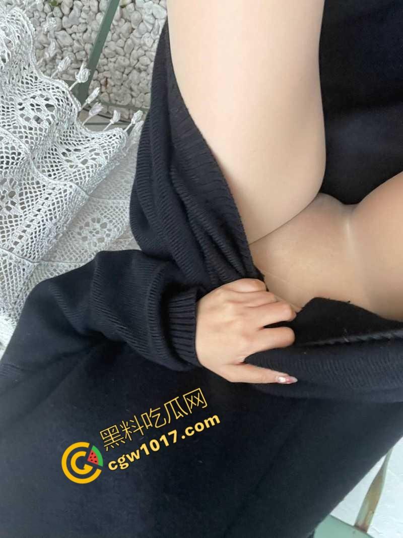 全网爆火高铁短发美少女曝猛料:靠卖片敛财,户外放尿摄人,曲线玲珑身材火辣,吸引无数网友疯狂交流!-7