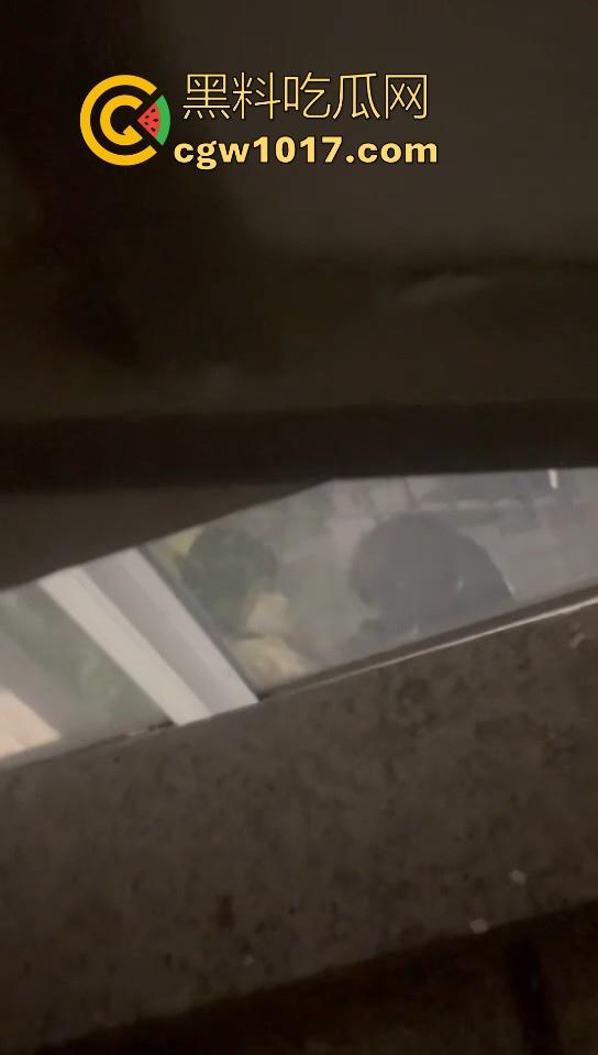 卫校不大创造神话!小情侣楼梯激情啪啪被偷拍!埋头苦干猛插女友,男女主被扒出,报告案发现场发现不明液体!-5