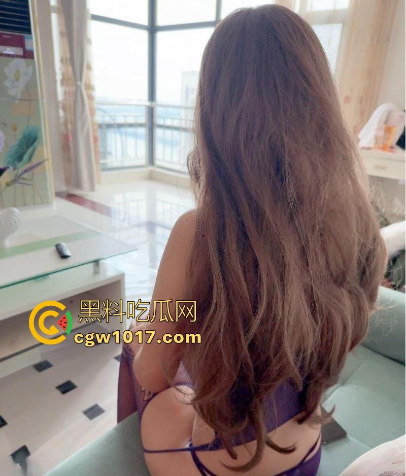 顶级肥臀尤物,紫色吊带丝袜姐姐的性感诱惑!沙发上无套猛插,女上骑乘狂摇,精液喷溅狂泄!-1