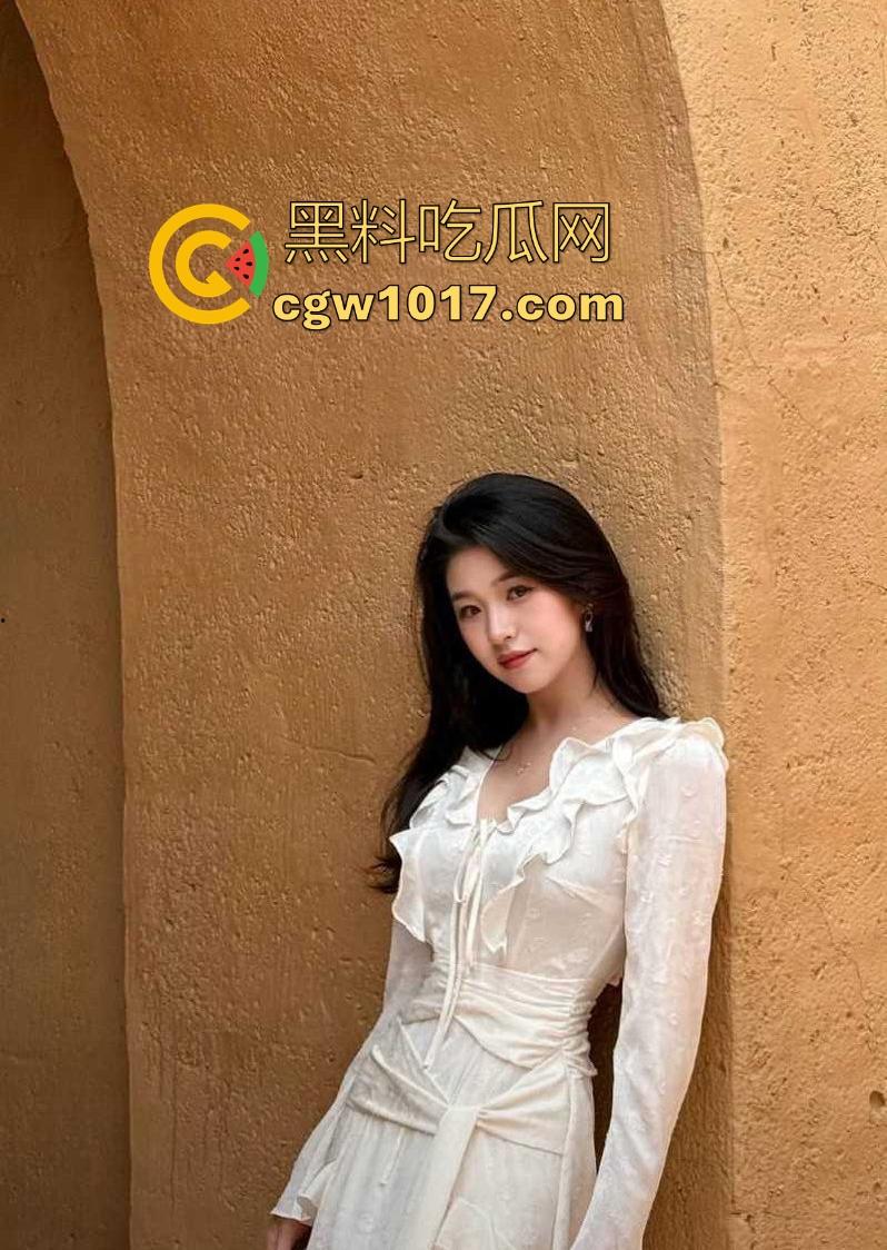 武汉大学流行音乐系【李晓语】为达目的陪睡娱乐圈大佬,敏感娇躯遭暴操爽到颤抖,曾经的高傲女神沦为了舔舐母狗!-1