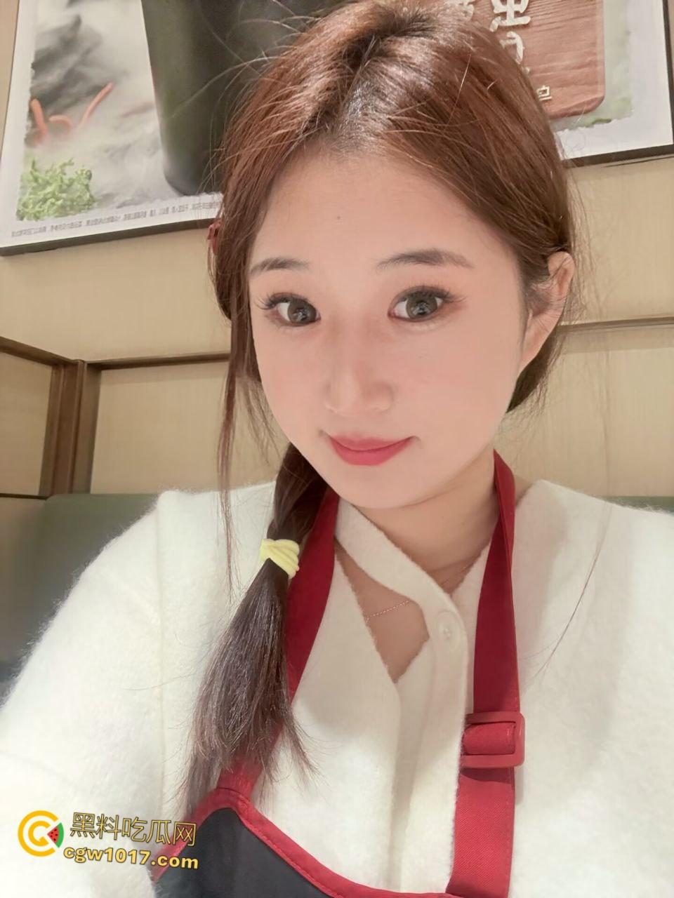 S+甜美高颜值表妹初调教,完美身材样貌太顶了,带上眼罩调教玩弄,舌尖轻舔龟头口交,女上骑乘巨乳乱晃 !-3