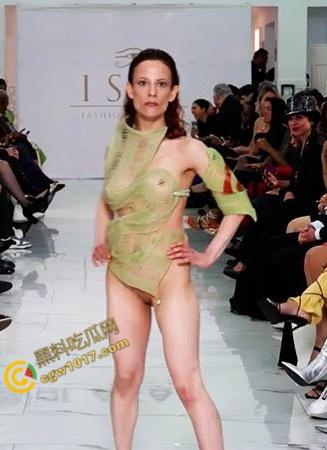 激情荷兰时尚展:裸露模特颠覆眼球,薄纱飘舞间激情四射,色情与高雅交相辉映,撩人心弦!-3