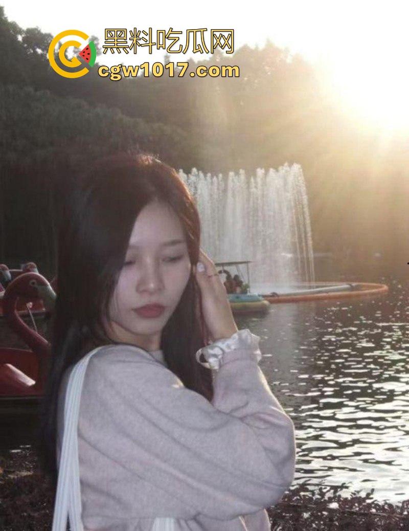 广东工业大学淫荡学姐【温语】在线自慰勾引！脸穴同框扣穴自慰翻白眼，天生炮架母狗，渴望大屌猛插浇灭饥渴欲火！-1