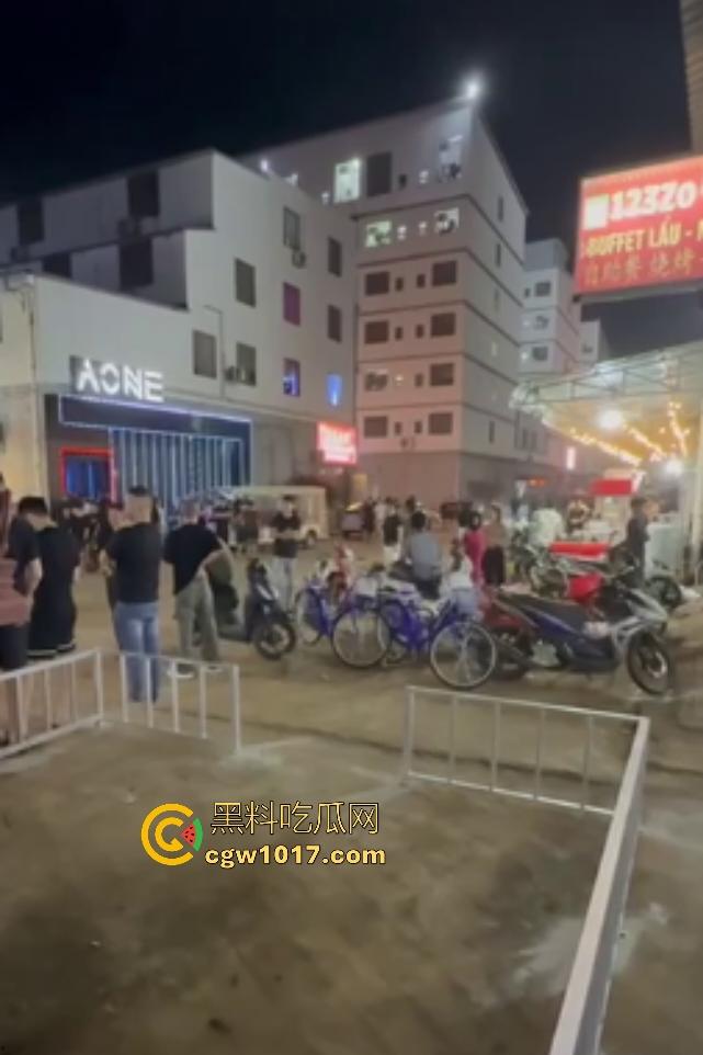 11月13日柬埔寨木牌金星园区大规模猪仔暴动,现场乱成一锅粥还有人开枪,赚不到钱猪仔们都集体起义了?-8