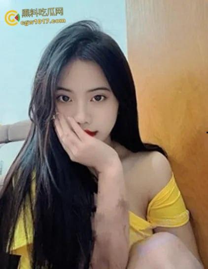 广西清纯嫩妹【何少雪】,为帮渣男还赌债签下裸贷,站立撒尿掰逼自慰,不料被骗输光跑路,被债主怒爆私拍!-2