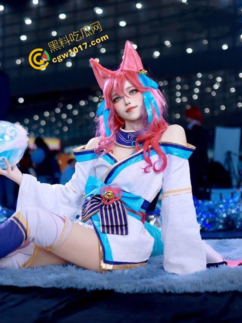 上海二次元火辣少女被金主狠操视频流出!丰胸翘臀,淫声不断,精液糊满娇颜,媚态横生,极致淫荡!-3