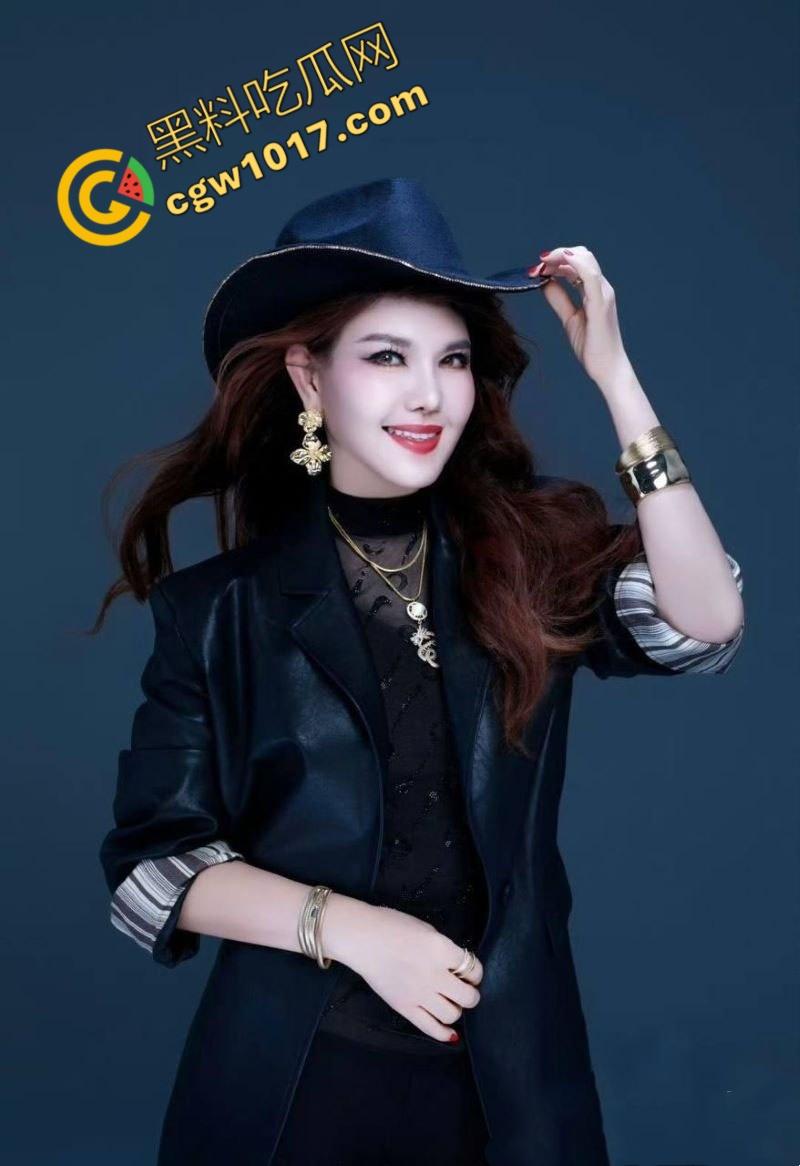 知名女歌手【乌兰图雅】狂野出轨!央视春晚天后竟与乐队贝斯手偷情,42岁草原女神草泥马,疯狂乘骑求欢!-2