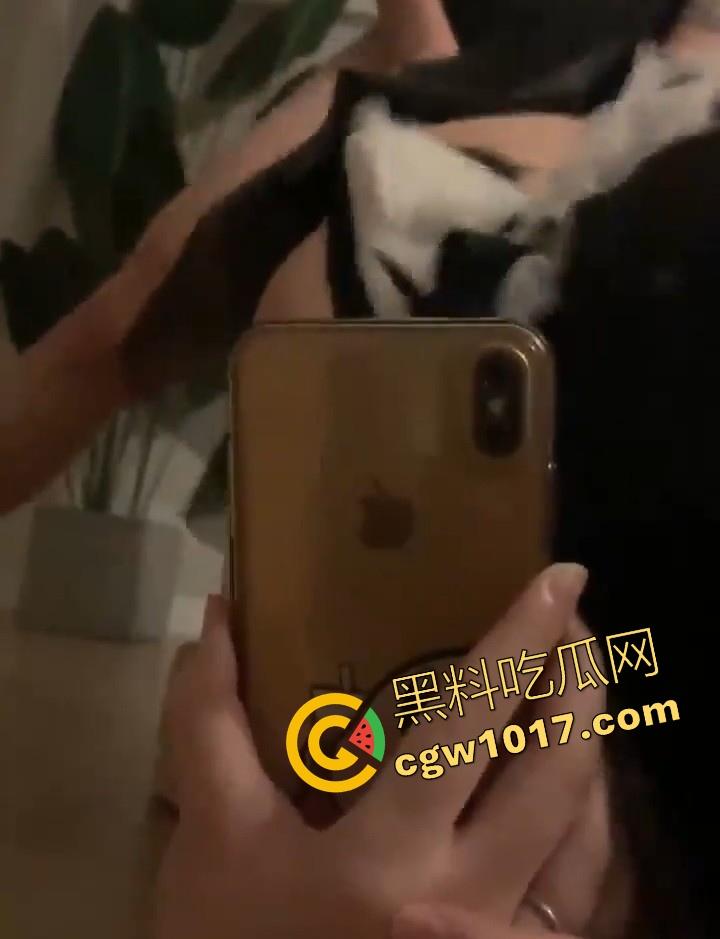 瓜友分享清纯反差女大炮友，花式做爱日常，各种性感诱人制服轮换，口交乘骑足交调教，玩得很花！-5