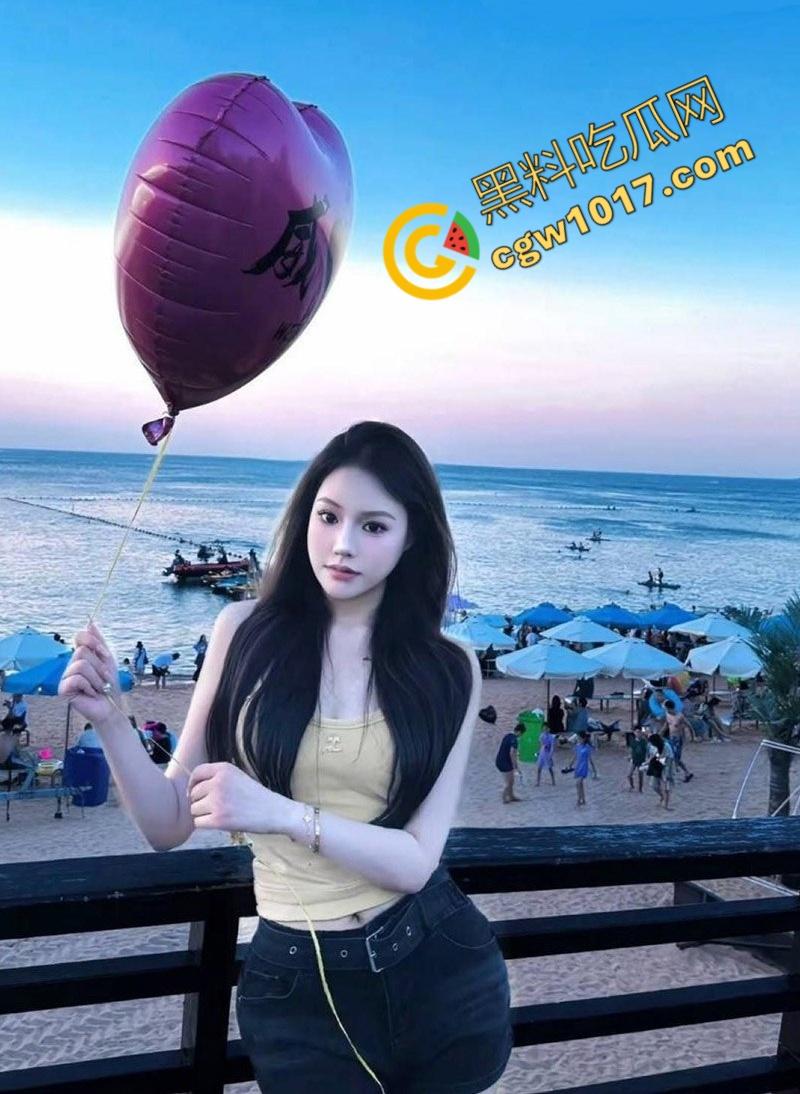 汕头网红【余微娜】沦为富二代母狗:露脸舔棒狂野放浪,多姿势爆操声响彻房间,视频泄密惹人眼球!-1