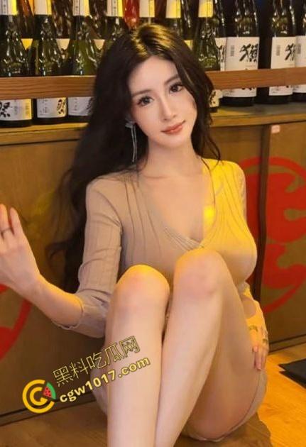 极品人妻【Sexygirl】为金主庆生:透视装迷情,美乳骚穴尽显,激情摩擦下欲望猛涨,酒吧尽显淫靡风光-3