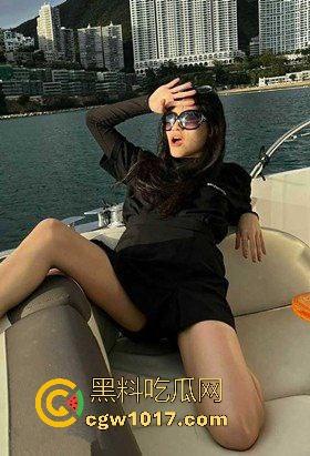 杭州极品女大【刘婉婉】下海被土豪包养视频曝光，高颜值御姐，抠穴自慰狂暴后入，无套内射骚浪淫叫！-3