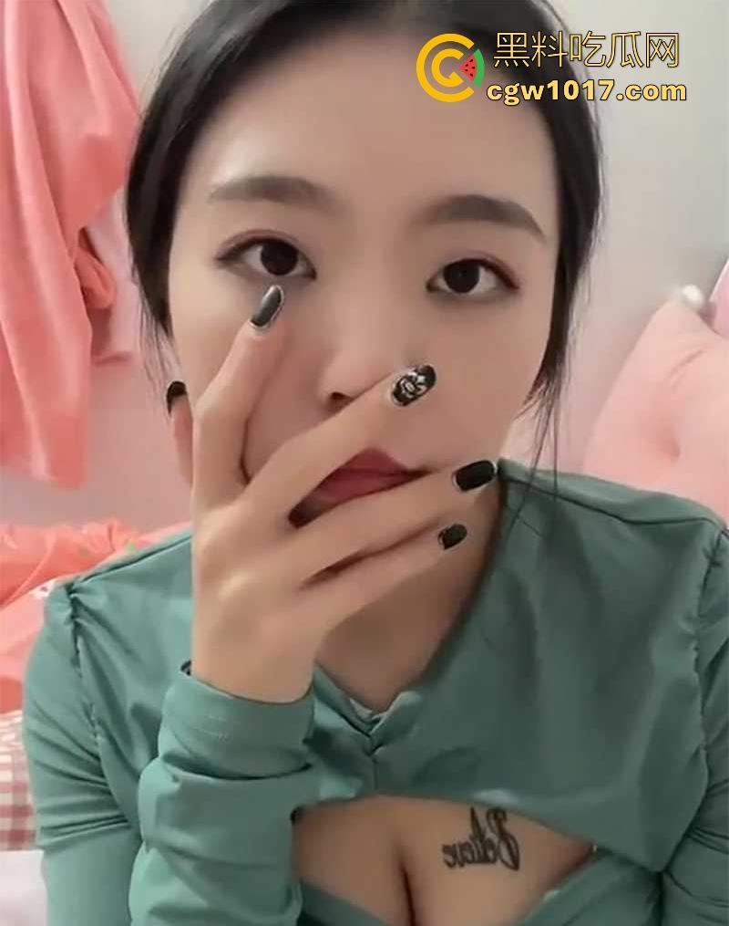 擦边素人主播竟为讨好金主，自家变情趣仓库，电动玩具、丝袜成山！各种楼道野战露脸性爱，只为金主满意！-3