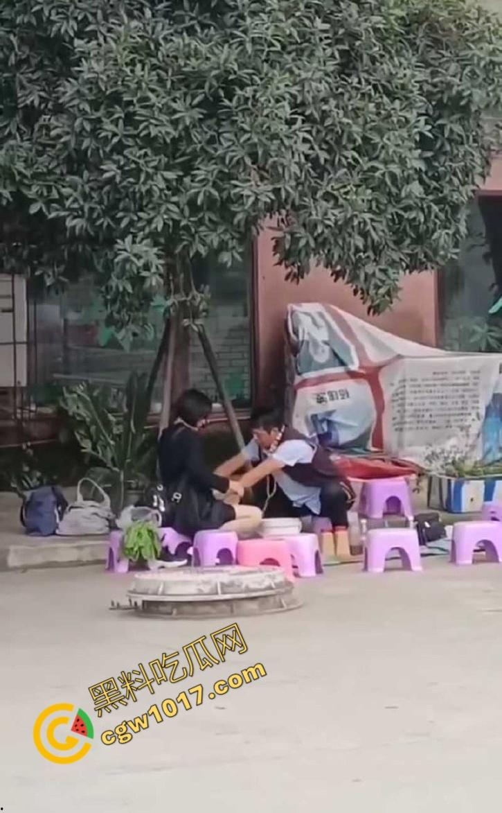 公园算命大师诱骗小仙女,揉胸抠穴就能断知福祸,小仙女被玩弄至高潮,彻底沦陷!-3