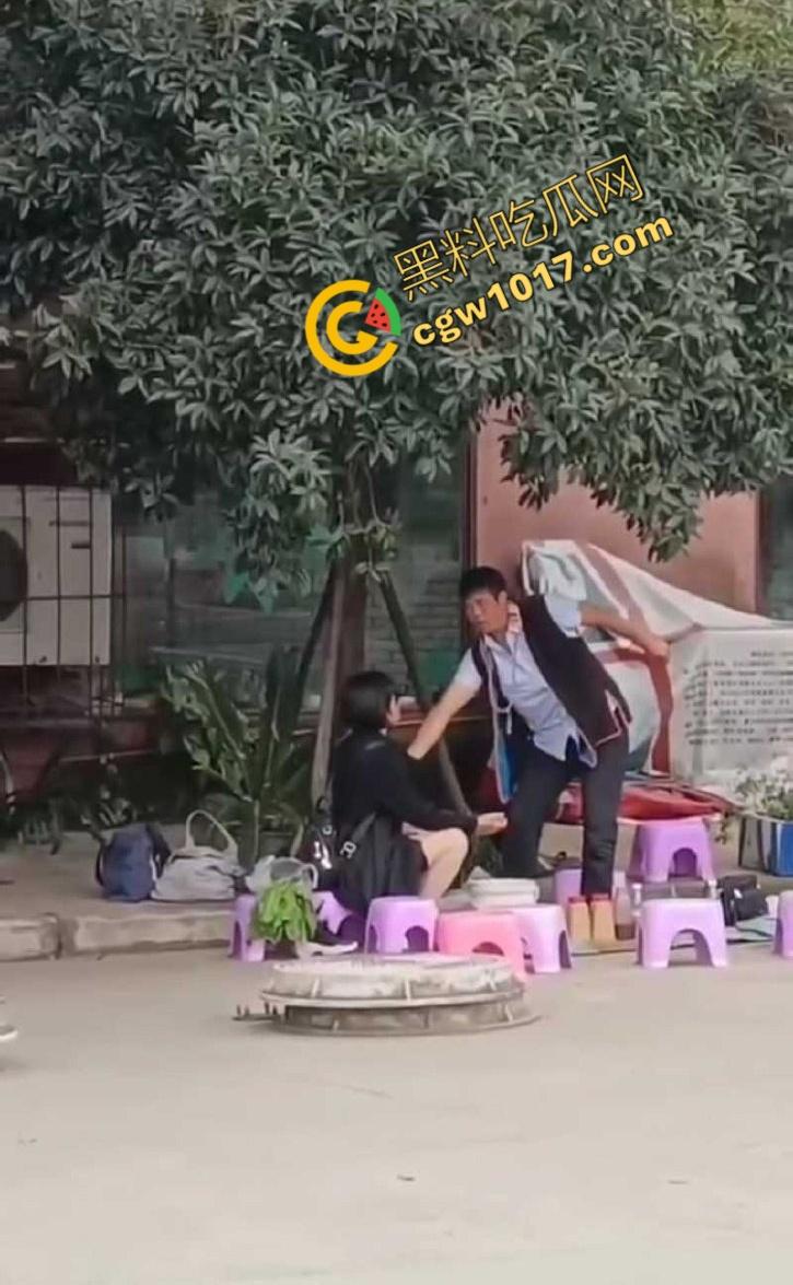 公园算命大师诱骗小仙女,揉胸抠穴就能断知福祸,小仙女被玩弄至高潮,彻底沦陷!-6