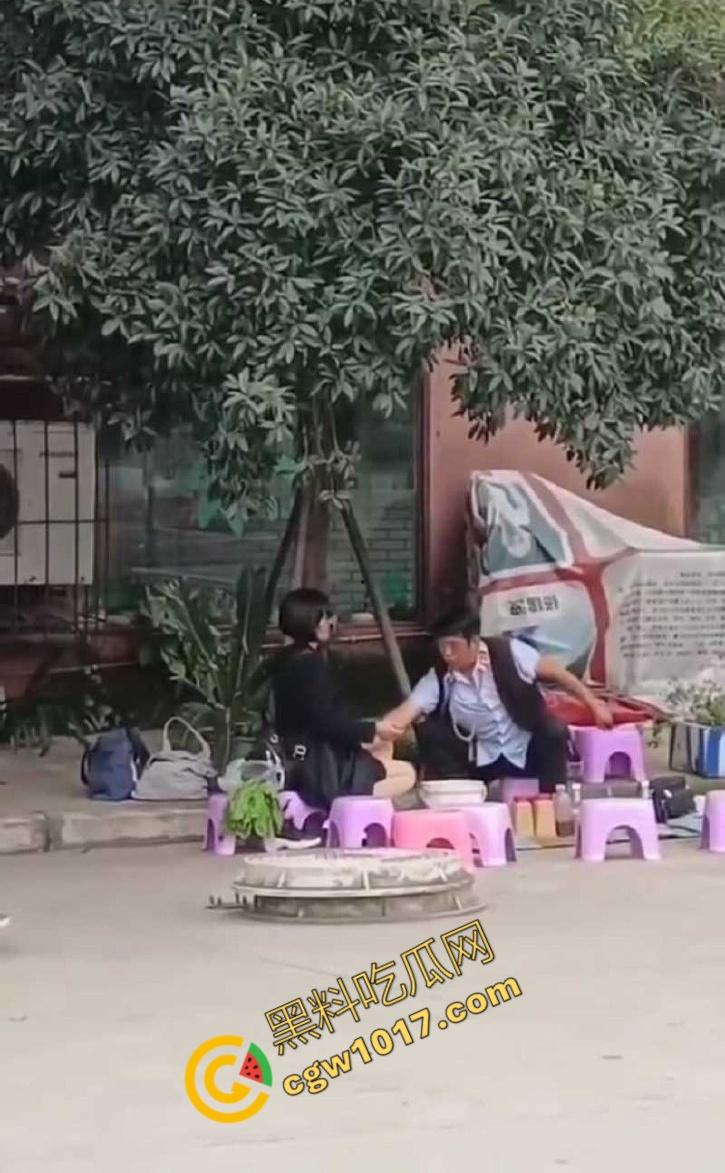 公园算命大师诱骗小仙女,揉胸抠穴就能断知福祸,小仙女被玩弄至高潮,彻底沦陷!-7