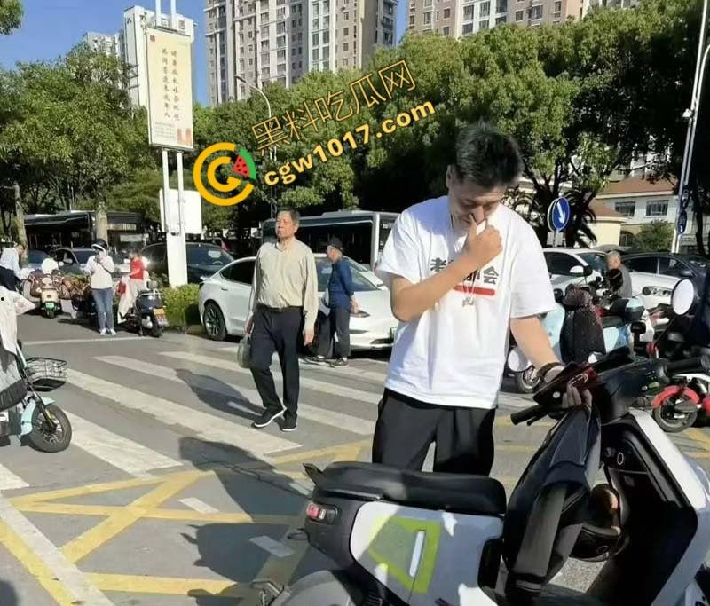 著名考研导师【张雪峰】的丑闻曝光:从国民好男人到色欲狂魔,大学生小三泄露不雅视频,百万分手费换来无尽羞耻与耻辱-4