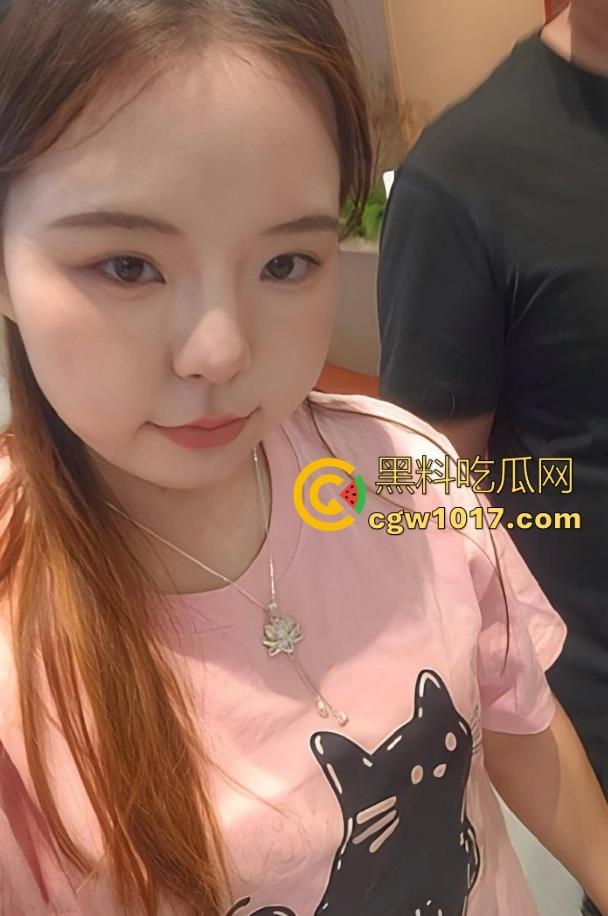 河南第一小学5年纪3班数学老师【肖莹】跟男友性爱视频泄露,丰满如肉弹,骚逼湿透饥渴,全程露脸骑乘做爱!-3