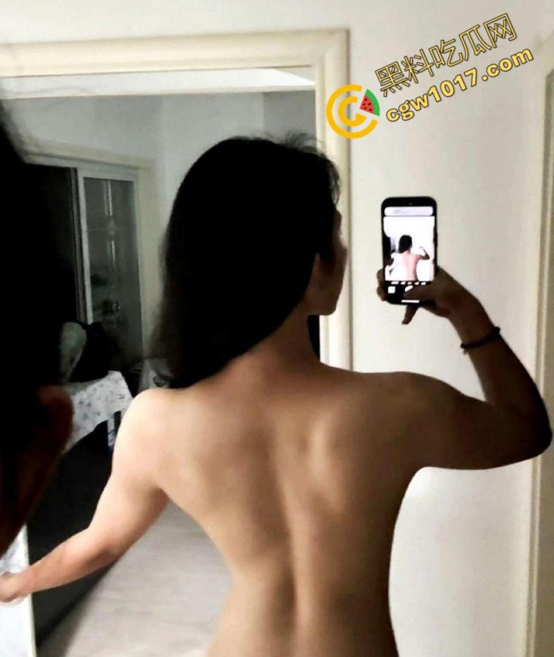 浙江台州护士【邓艺涵】性爱私拍流出,白衣天使秒变淫娃荡妇,男友各种凌辱调教,让人大开眼界!-2