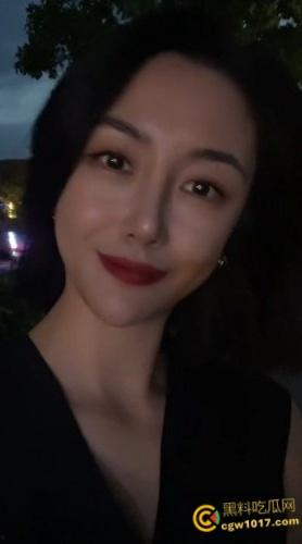 深夜钻到大姐被窝，把姐姐摸无奈了，半推半就把姐姐白浆操了出来，想拒绝这段乱伦史又无法抗拒 ！-2