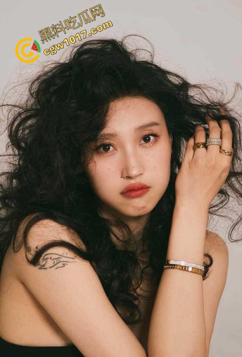 广东舞蹈老师【孙忆梦】万圣节惊爆!女神被秘密调教,全裸舔屌舔肛,摇奶颜射,尽显小母狗风骚!-18