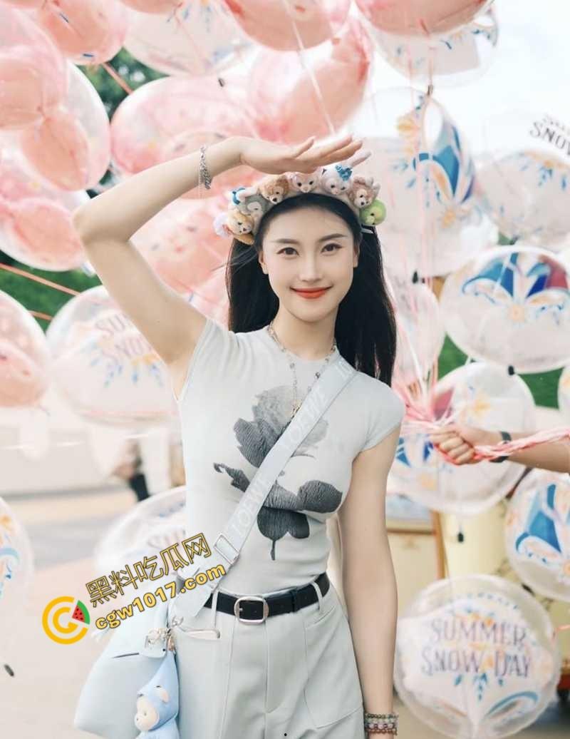 广东舞蹈老师【孙忆梦】万圣节惊爆!女神被秘密调教,全裸舔屌舔肛,摇奶颜射,尽显小母狗风骚!-16