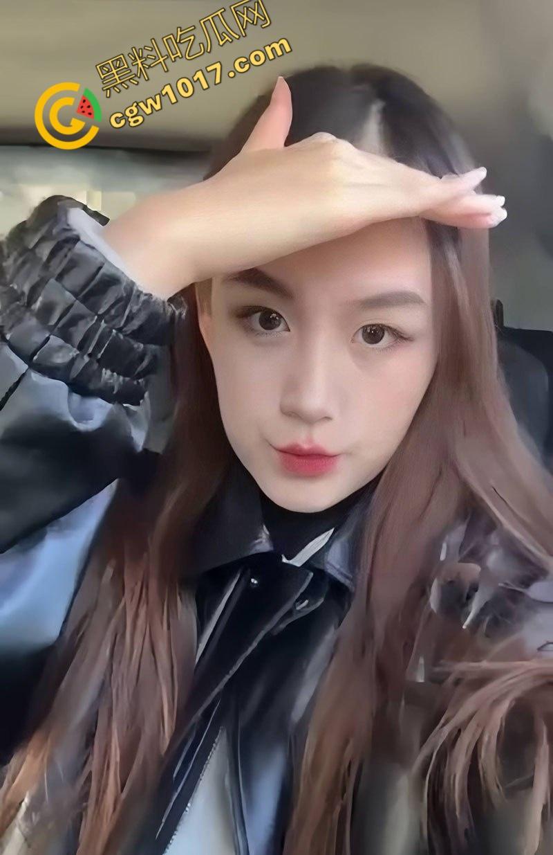 贵州美少女【冯梦瑾】约炮视频被曝:清纯外表掩藏骚浪本性,奶子乱颤,高潮迭起,肉体啪啪激荡,视觉与听觉双重爆炸!-1