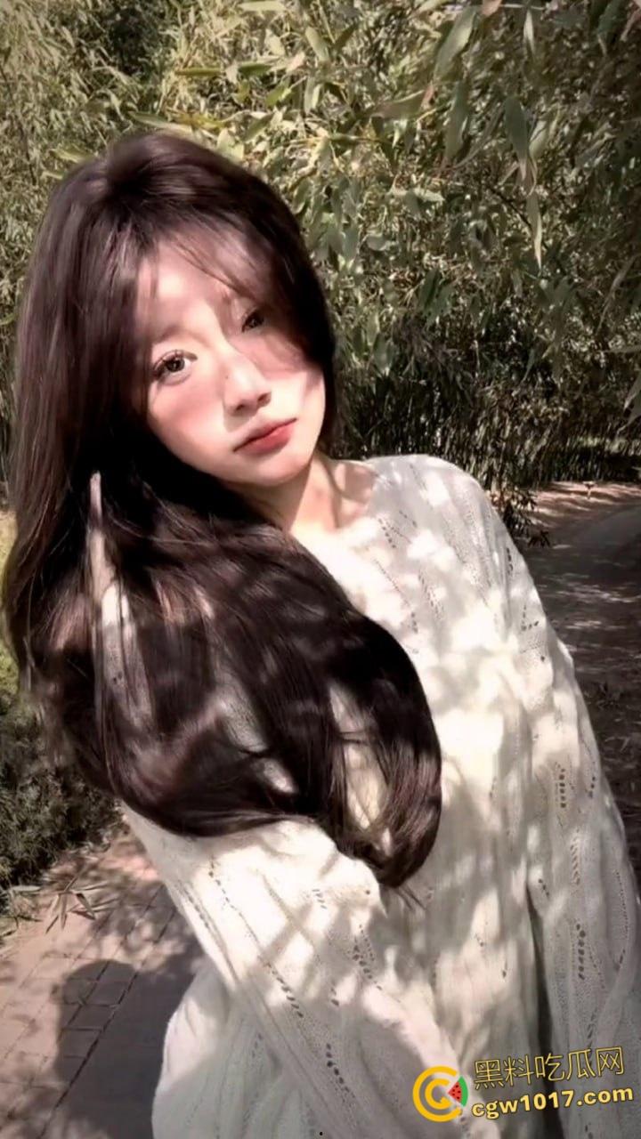 约炮大神【fkabuto】,约操江苏神仙颜值女大学生,白虎嫩穴一插白浆都流出来了,多姿势爆操浪叫不止!-2