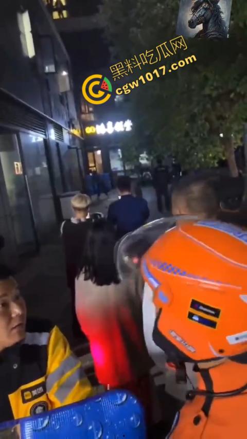 浙江狂暴男子街头暴力虐狗事件火遍全网：血腥场面令人震撼，马犬惨叫声震撼人心，引发全民怒吼！-8