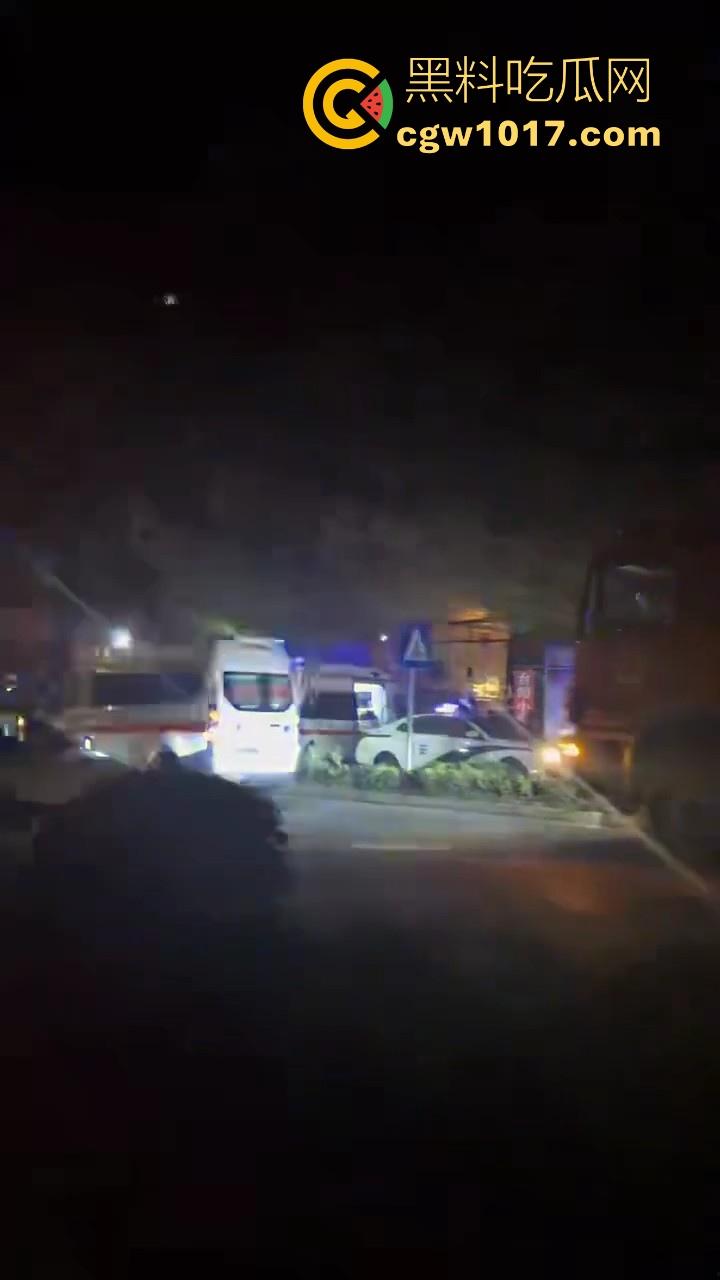 江苏丹阳一小区楼体发生沉降开裂，事故原因正在调查，还好没造成人员伤亡，所有居民已安全撤离！-4