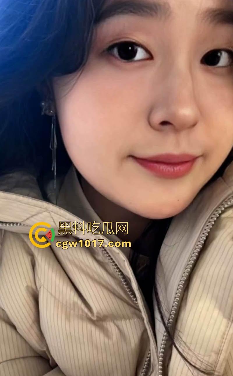 江西师范大学母狗【刘星星】外表清纯学生妹，谁知穿上情趣制服变身骚浪欲女，多姿势爆操白浆四溢，颜射满脸精液！-2