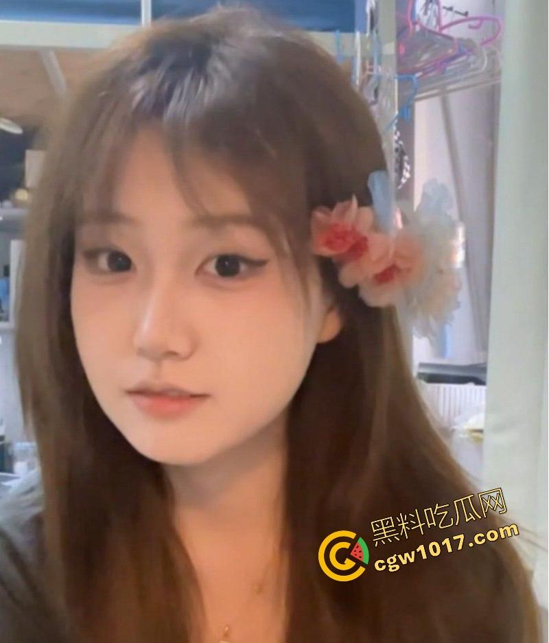 浙江大学极品高颜值学妹【刘颖】清纯可爱,醉酒后眼神迷离被同学带到酒店脱光衣服狂干,粉嫩骚逼被捅得汁水四溅!-3