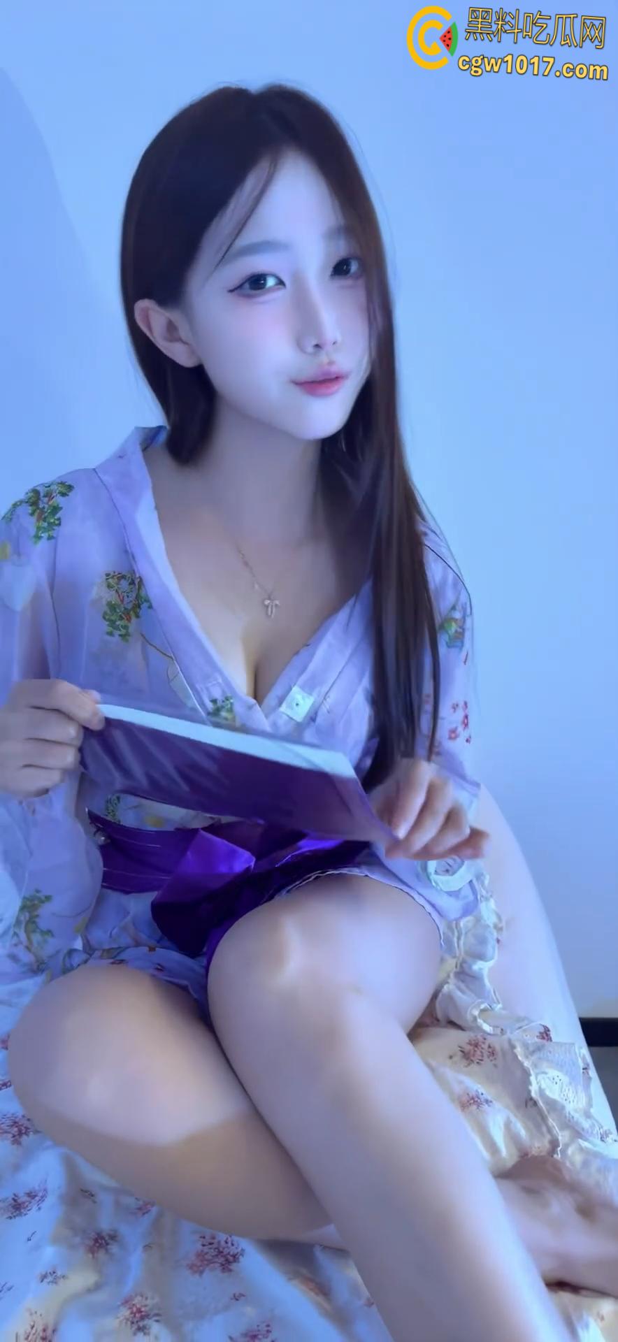 快手极品网红【汤圆可甜了】,自拍福利视频流出,清纯女神变骚浪女王,情趣丝袜淫语调教 ,玉足巨乳诱人无比!-4