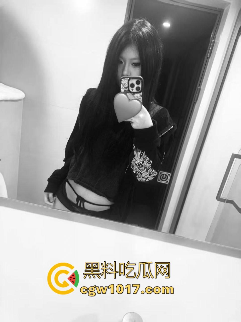 地雷OD妹求爱被拒，只喜欢大鸡巴哥哥猛捅，没大屌这生活是一天都活不下去，不惜跪下猛填自慰猛男塞满空虚的小穴！-7